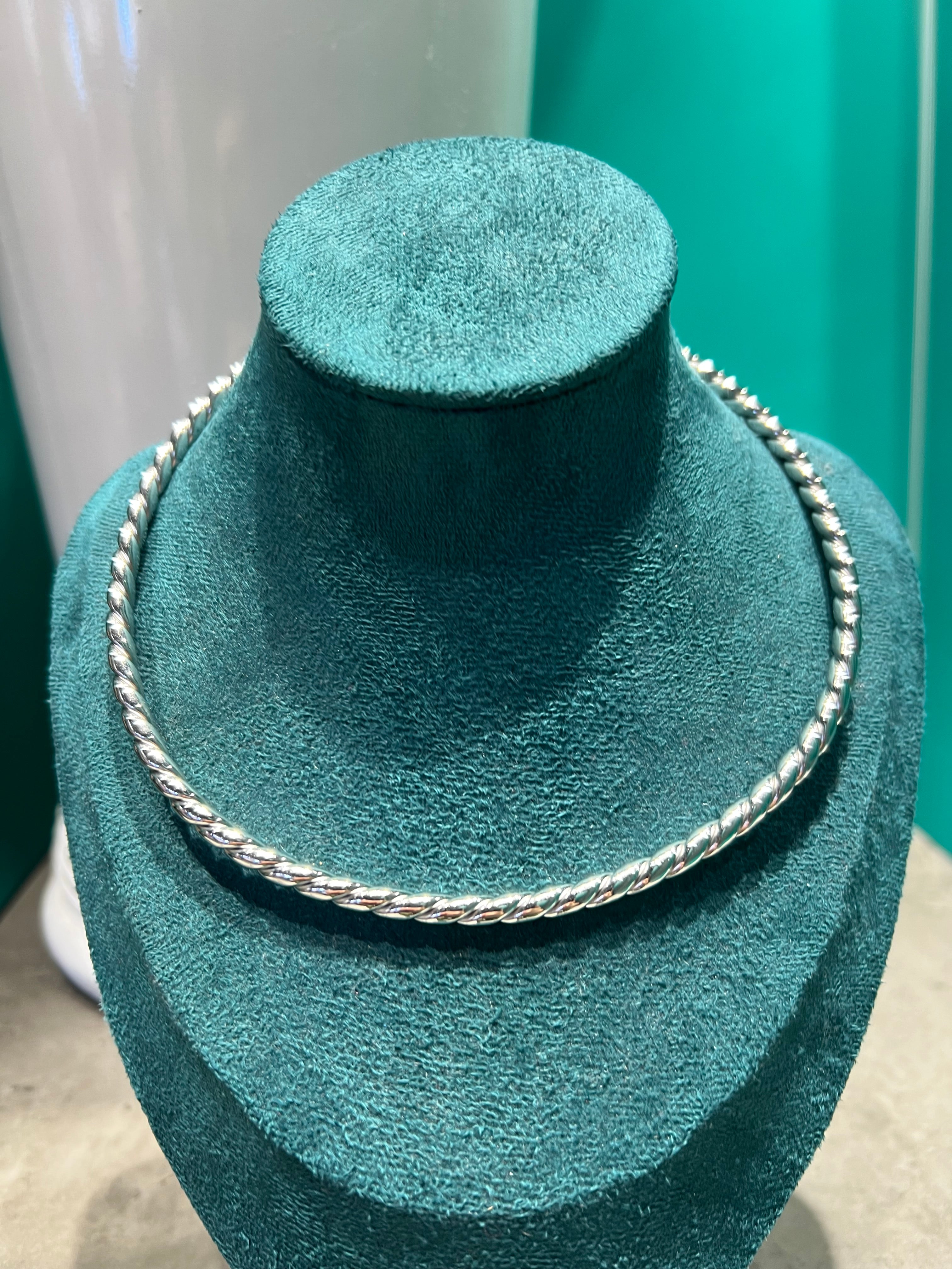 00537 collana