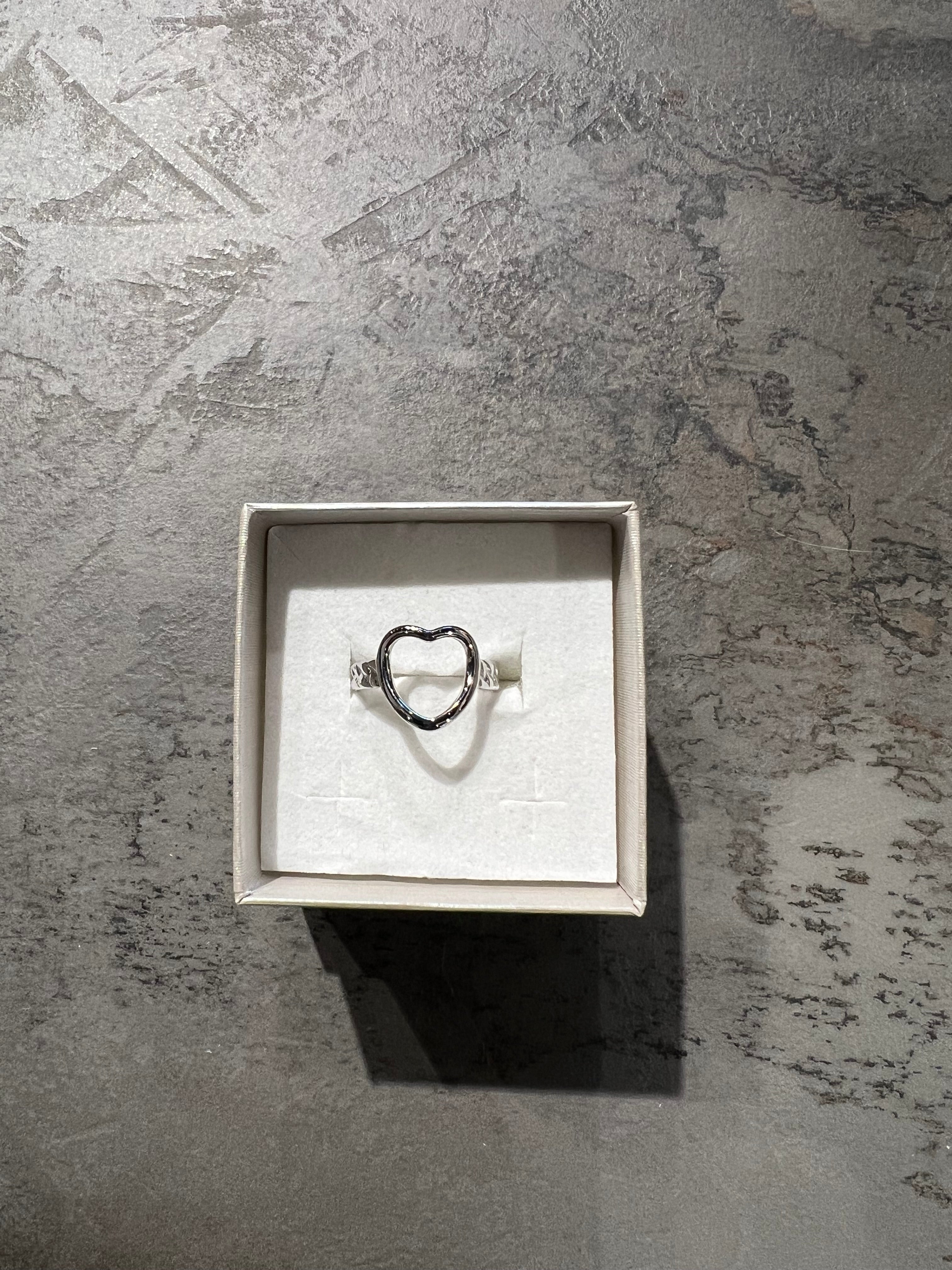 00546 anello cuore