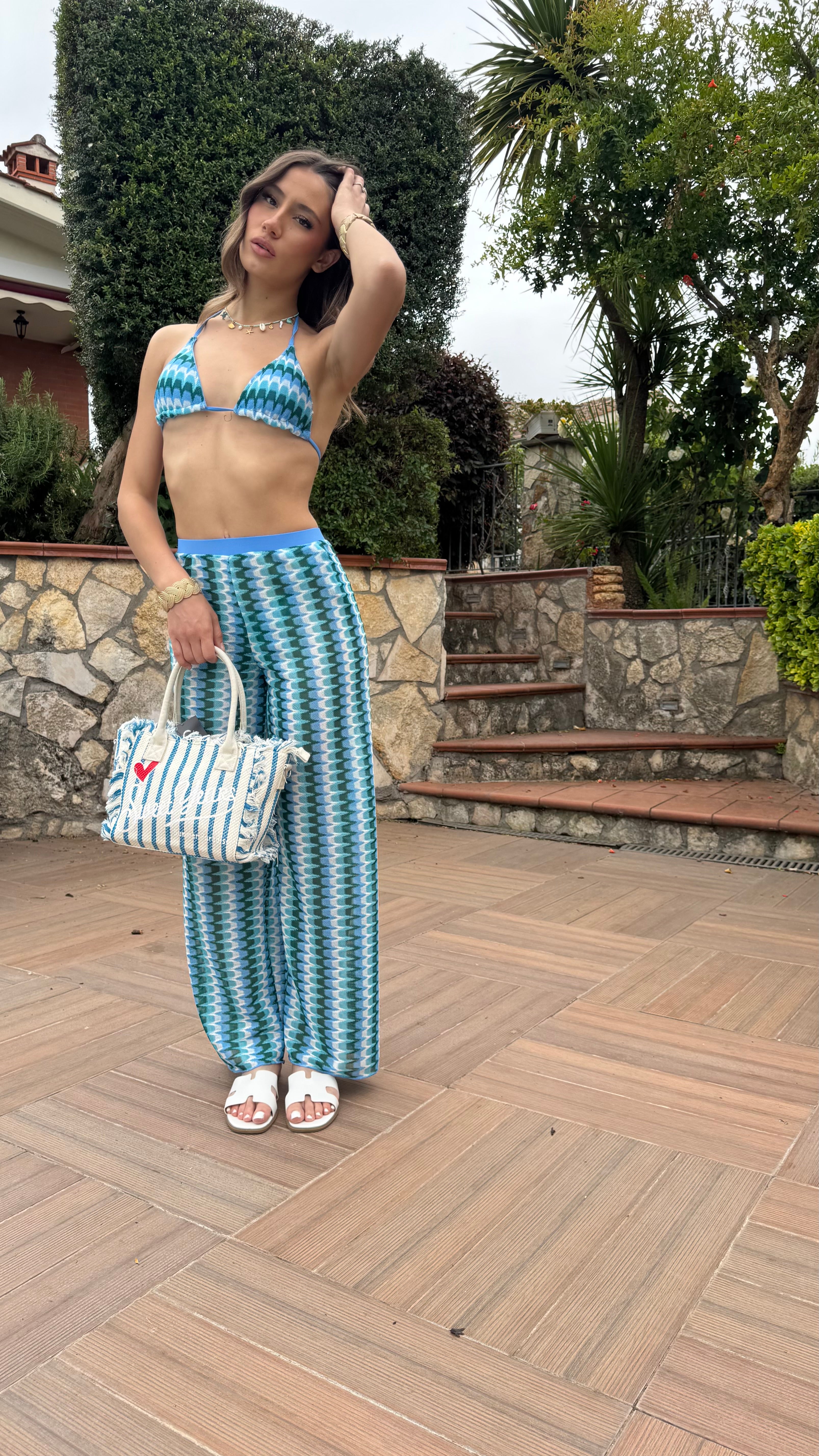 00562 set costume