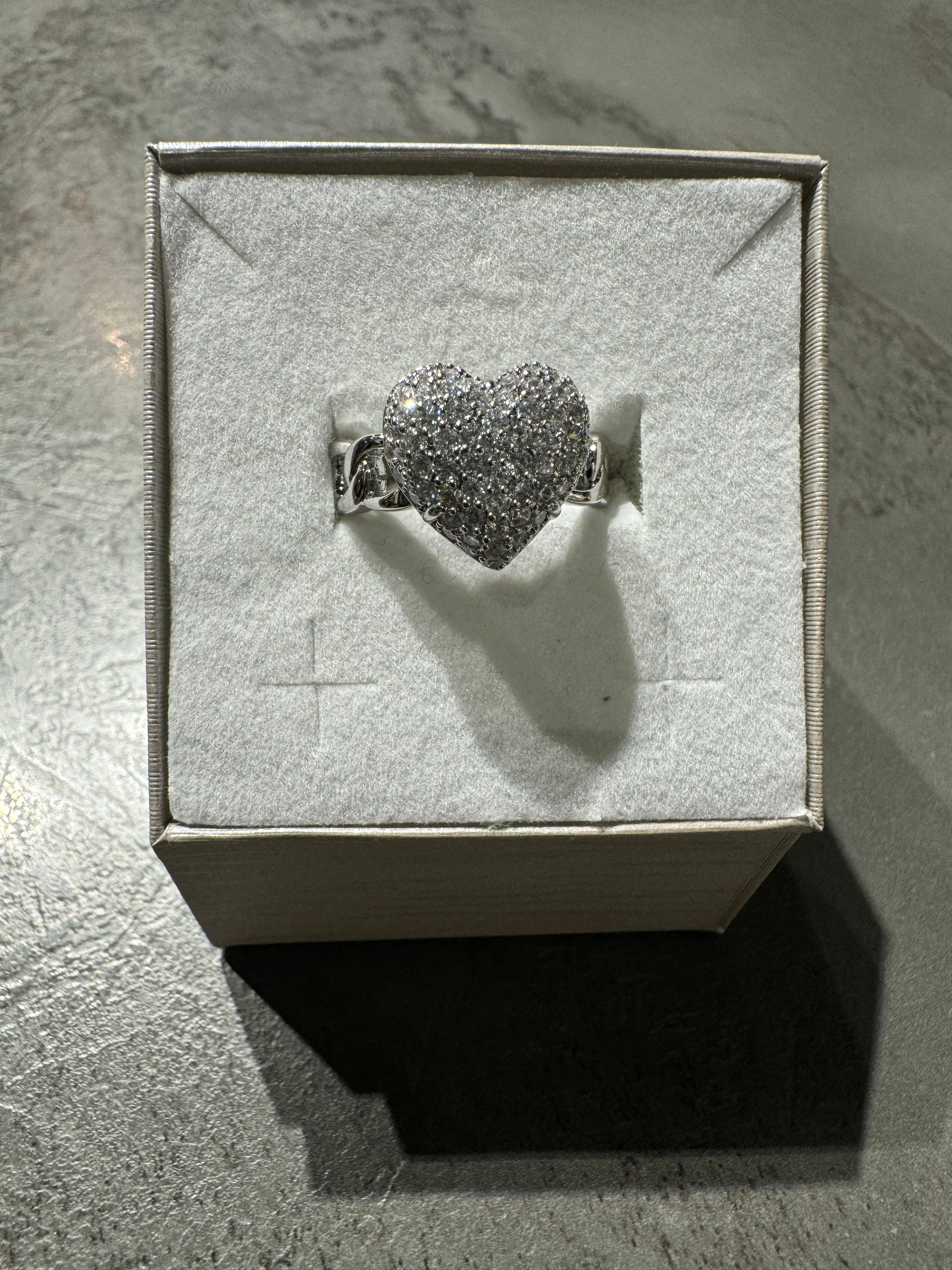 Anello cuore brillantinato