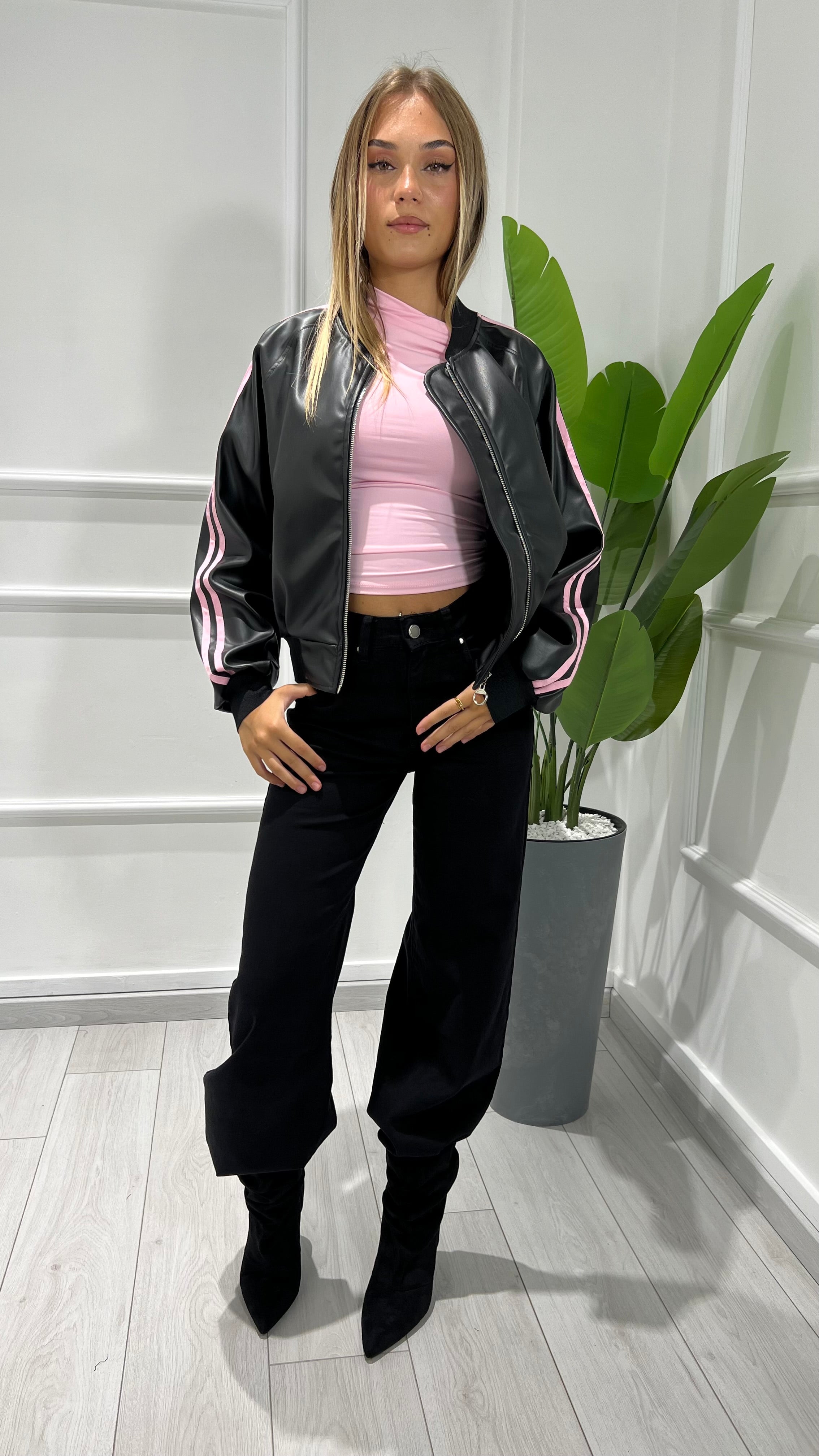 00438 bomber