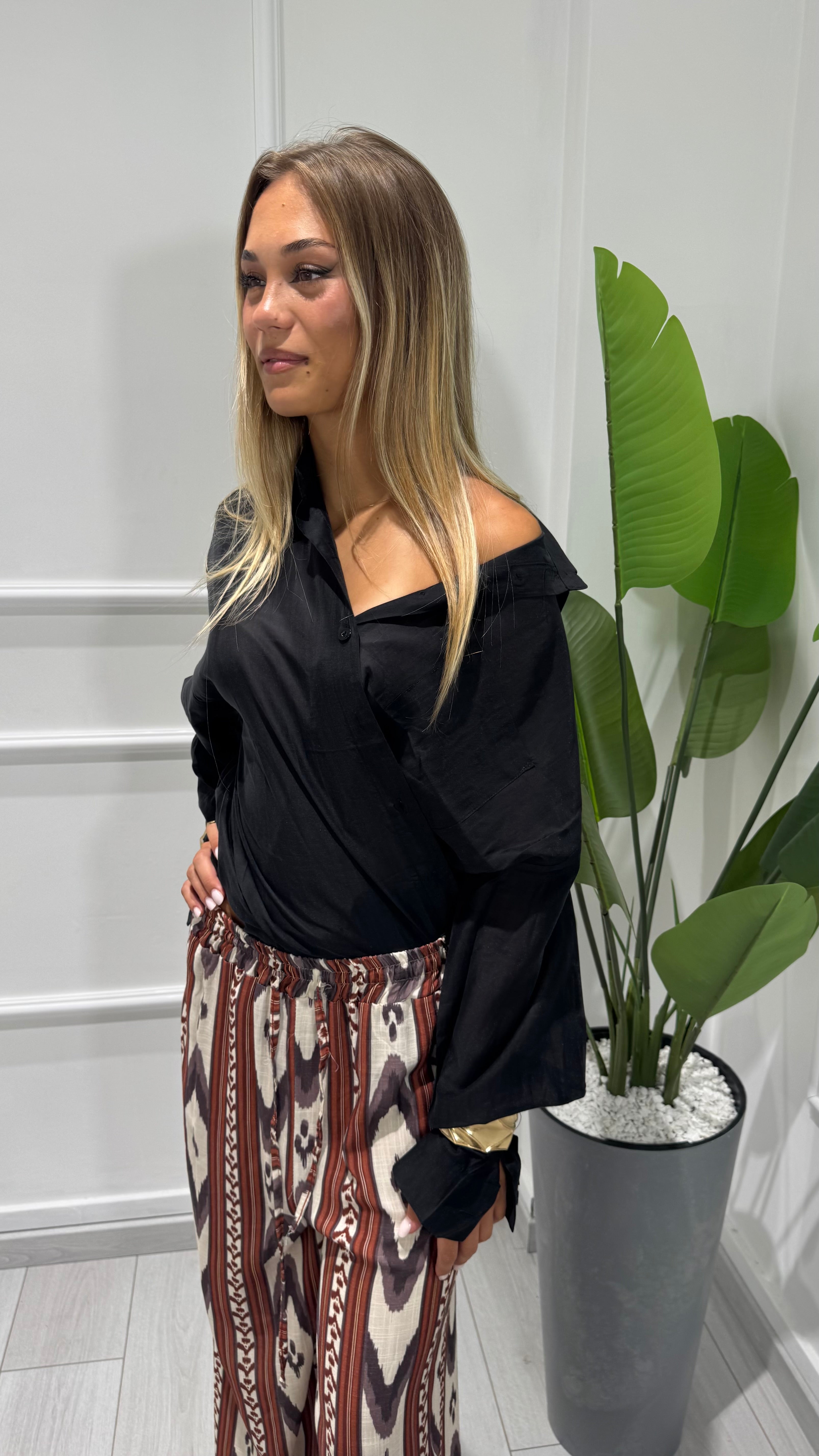 00852 camicia