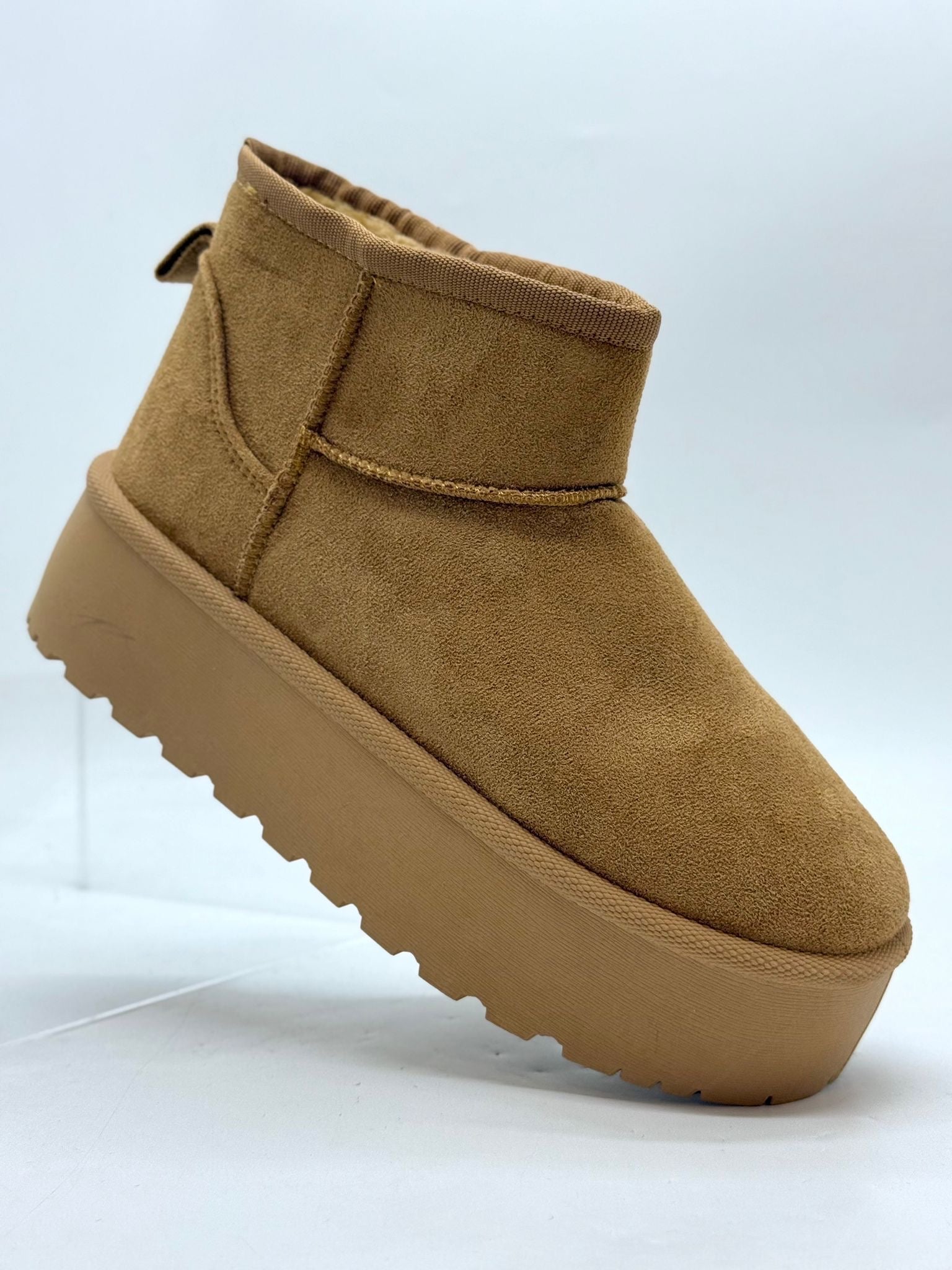 00456 UGG