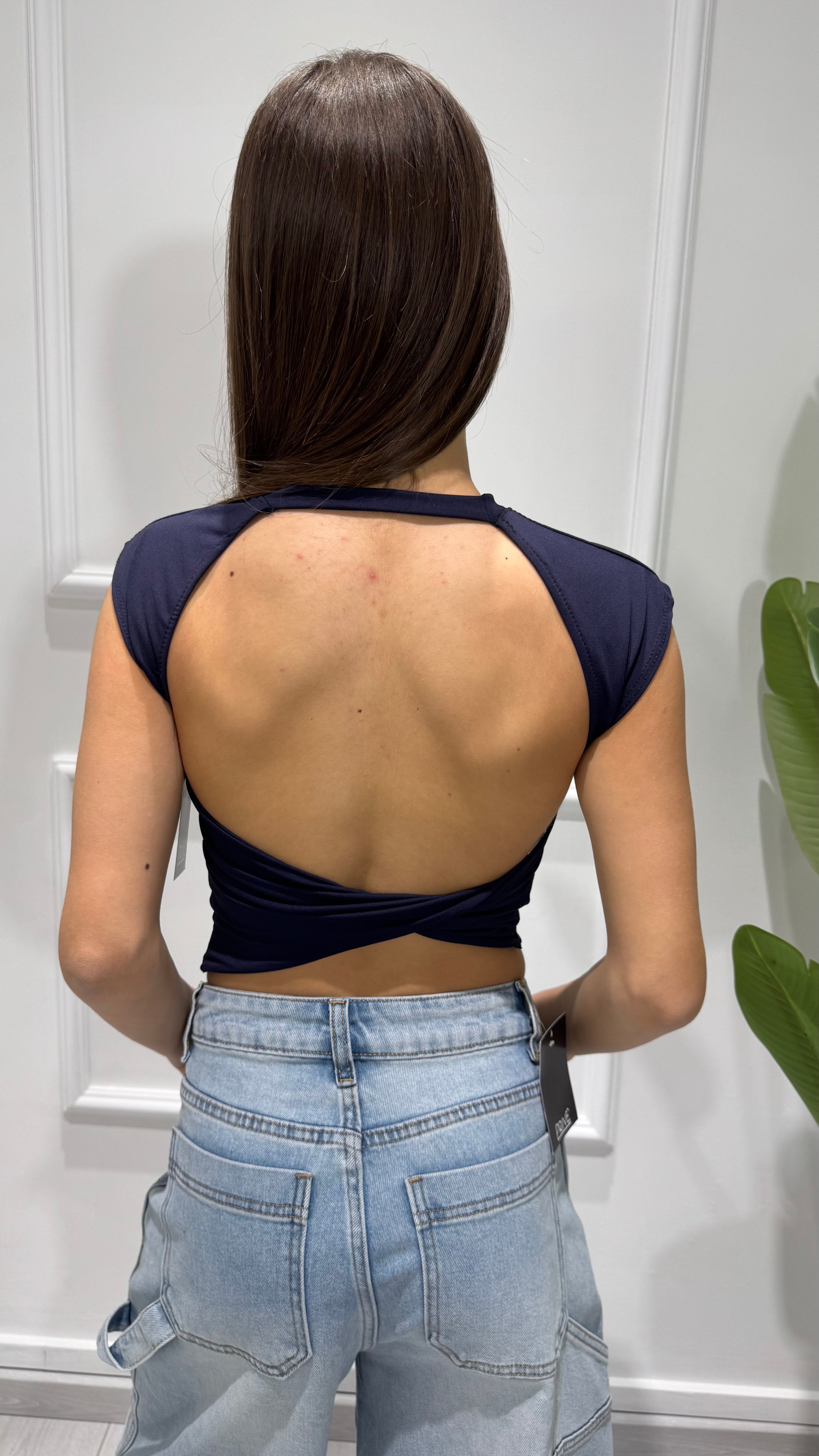 00853 top