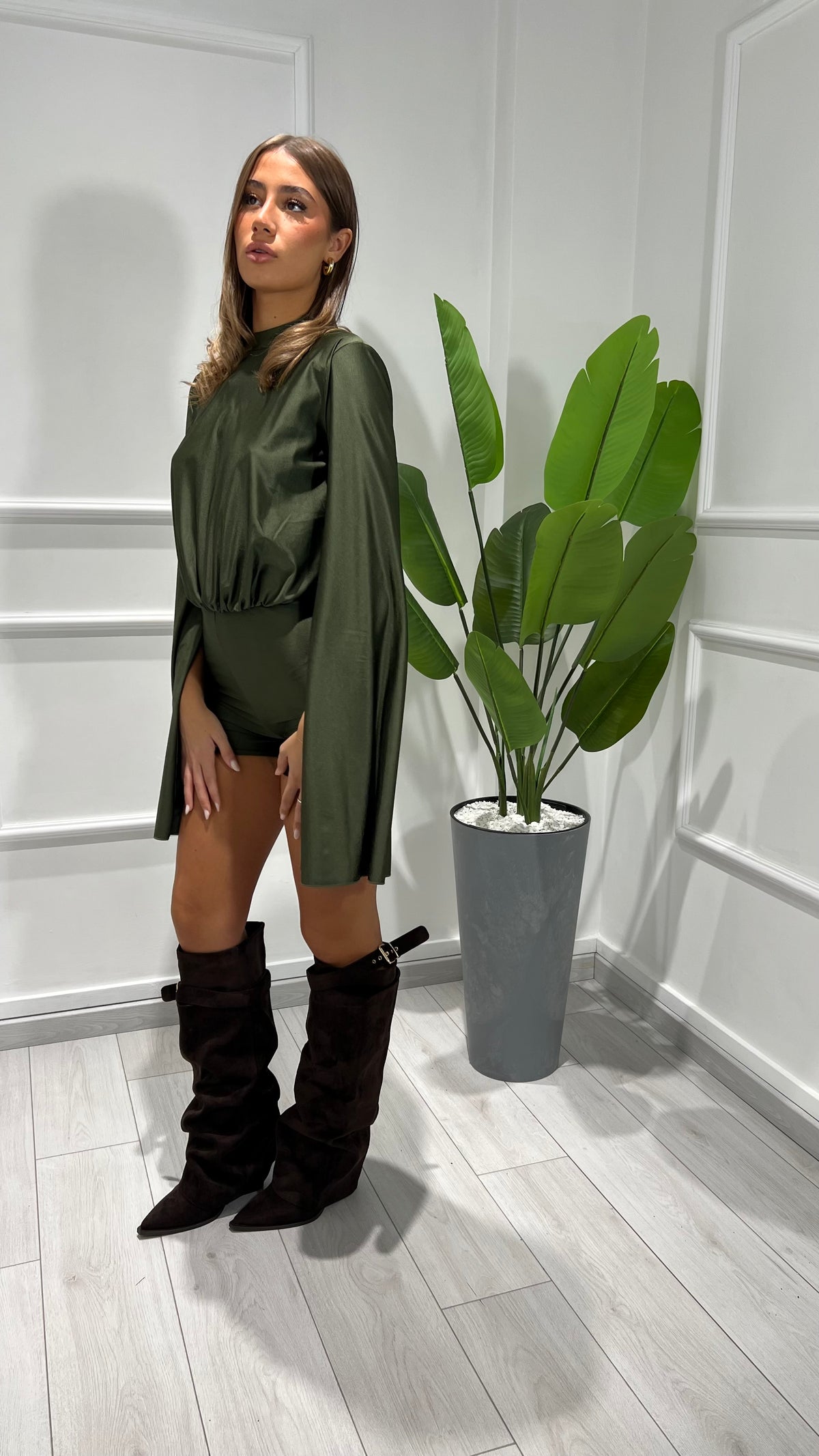 00889 tutina