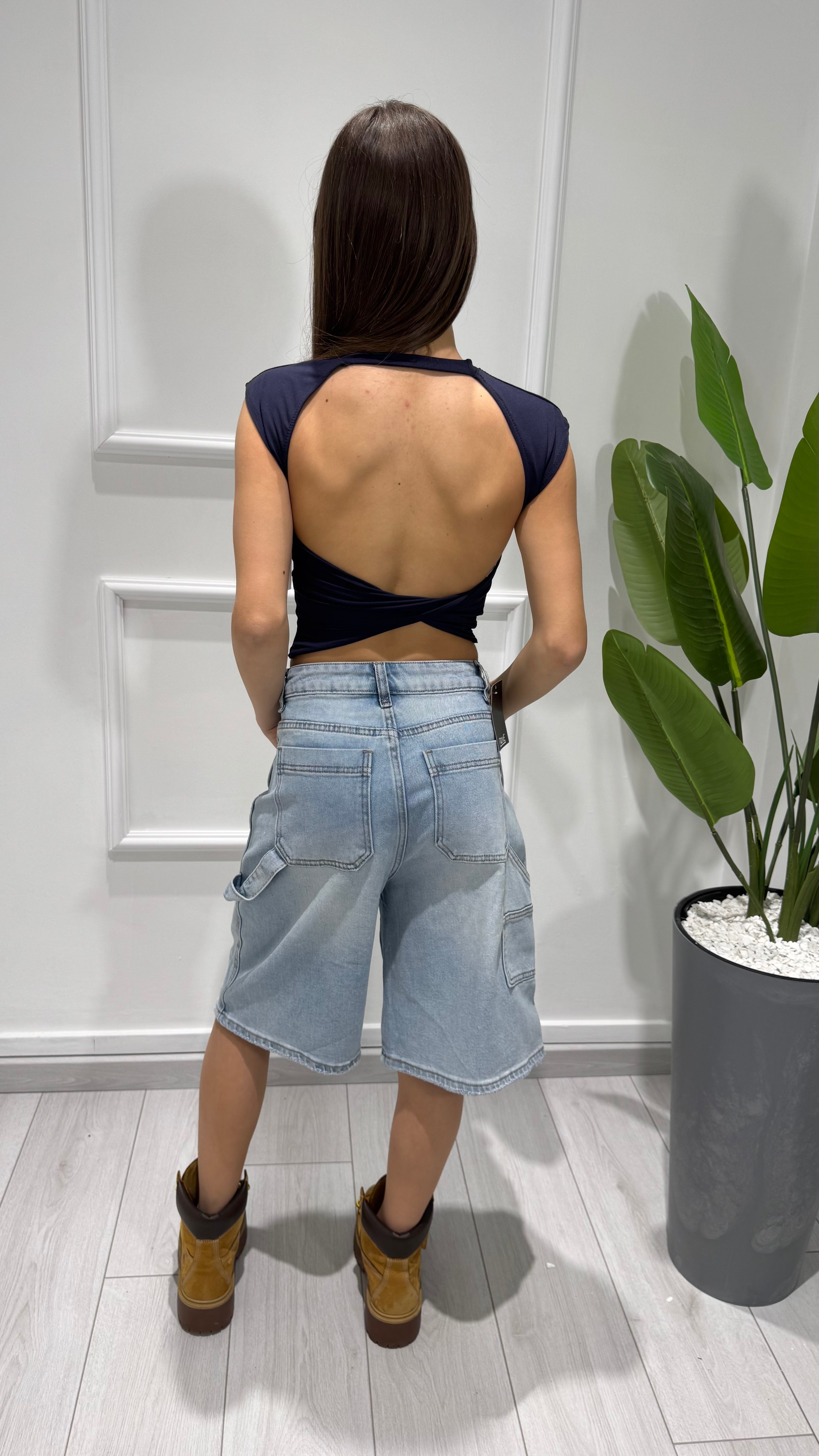 00853 top