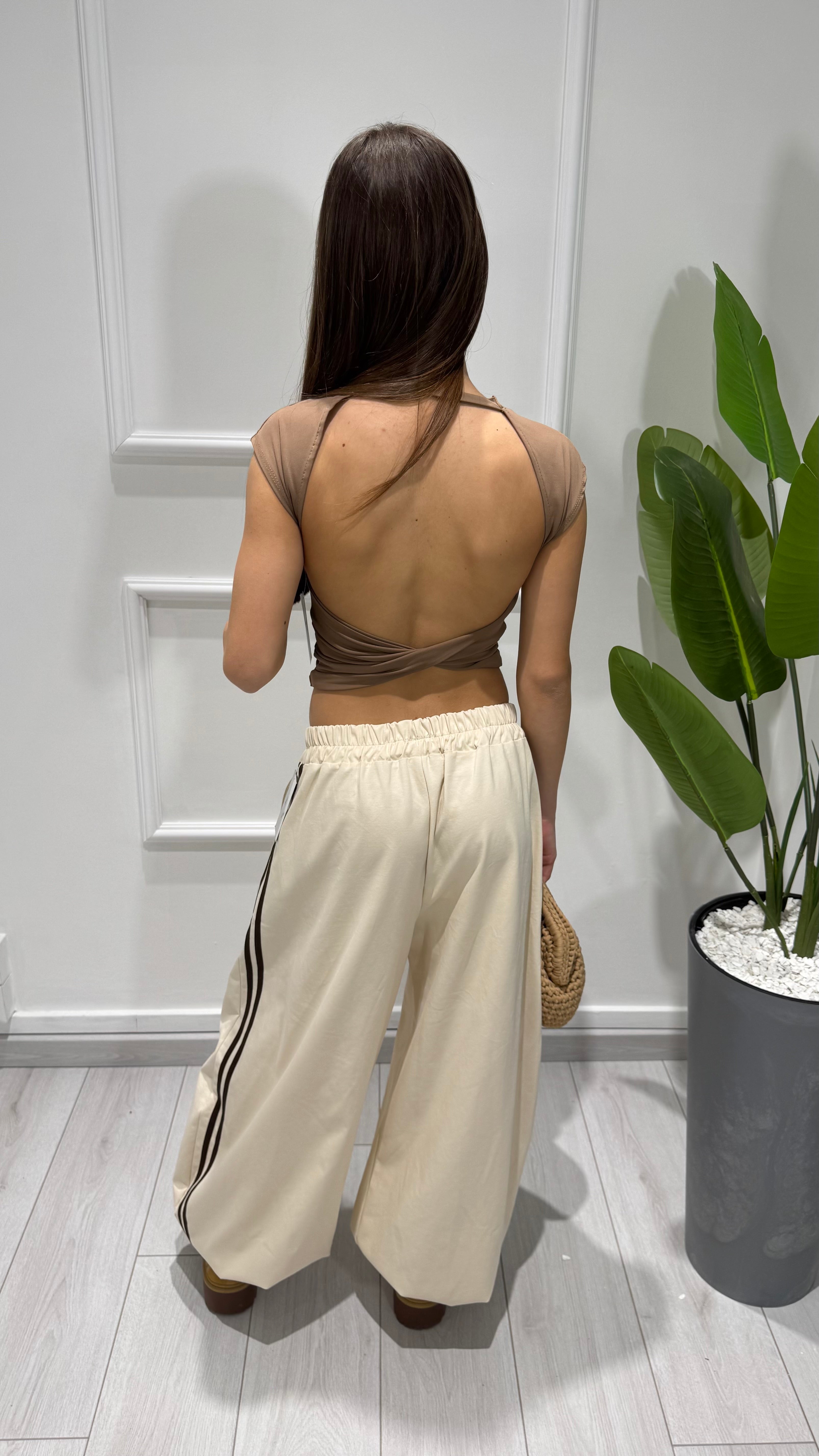 00853 top