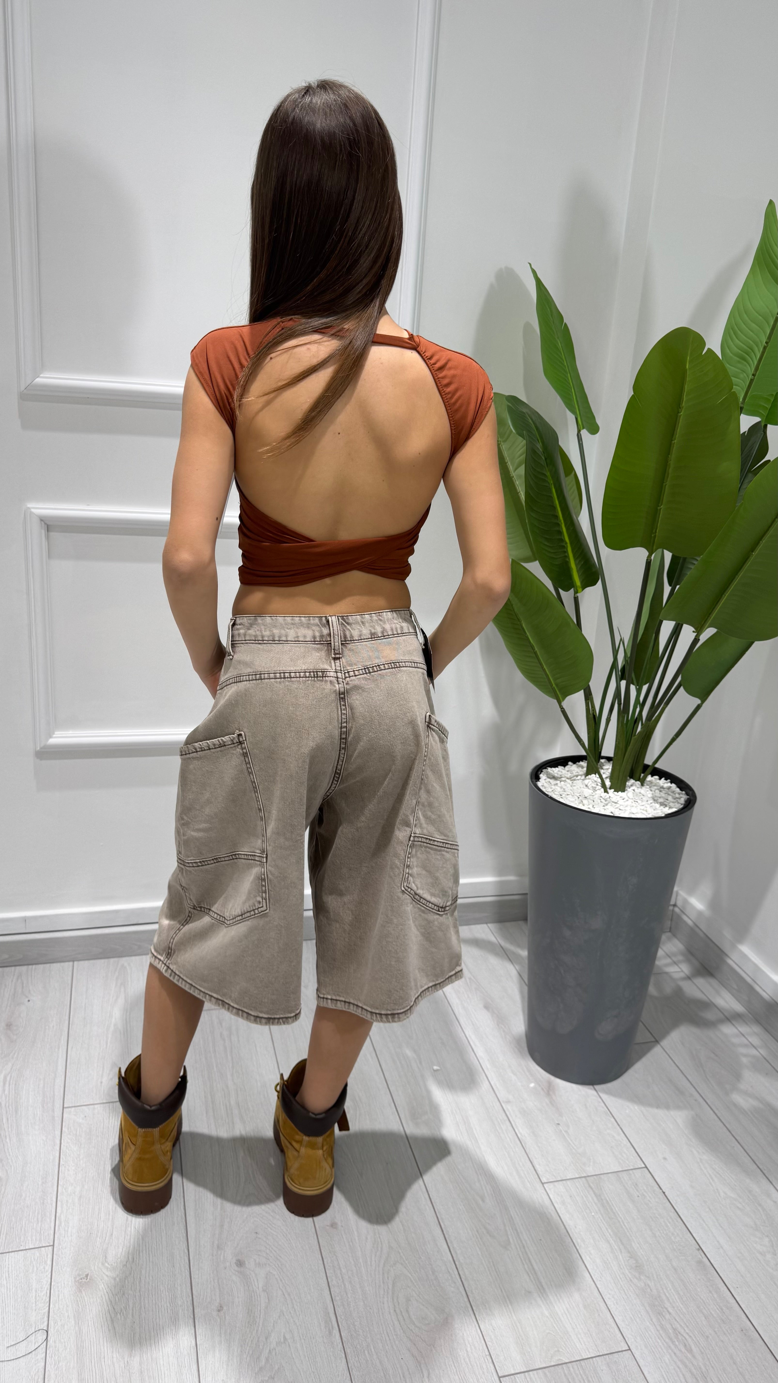 00853 top
