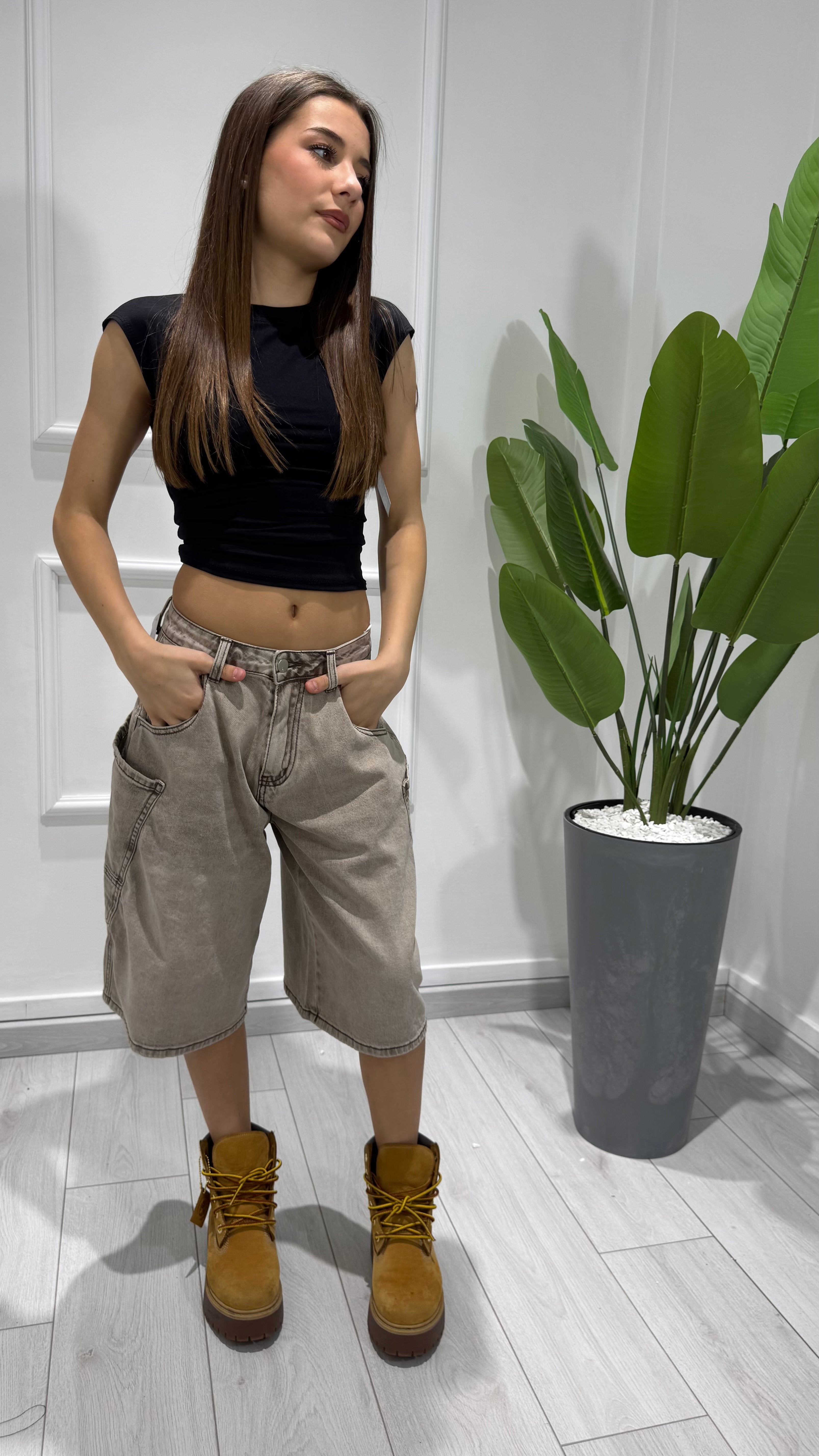 00853 top
