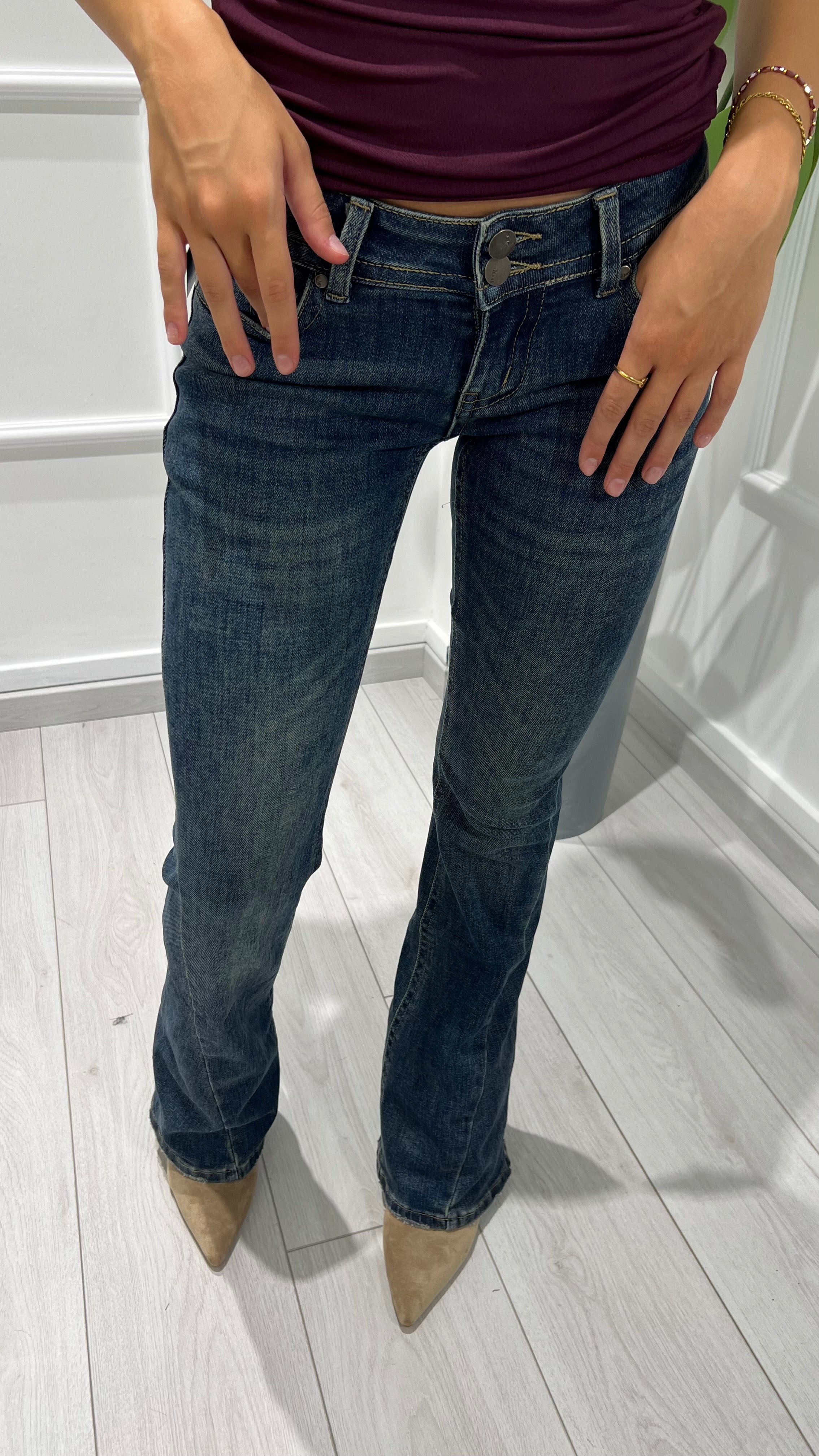00837 jeans