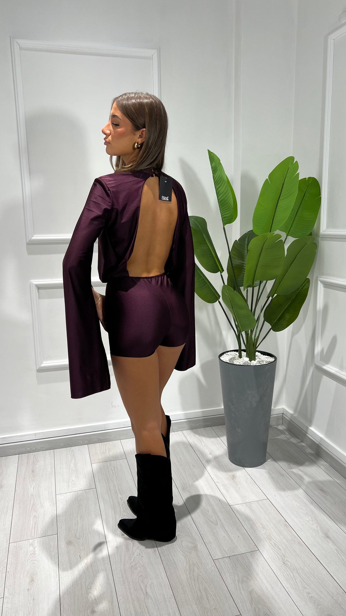 00889 tutina