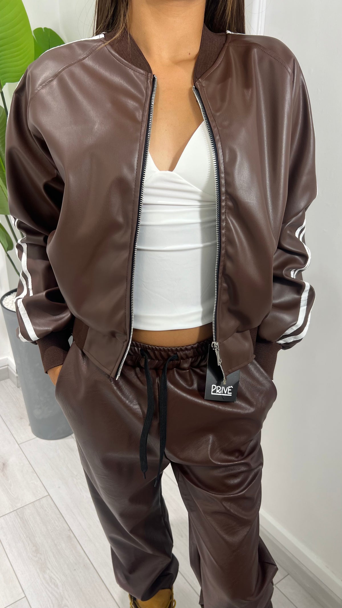 00438 bomber