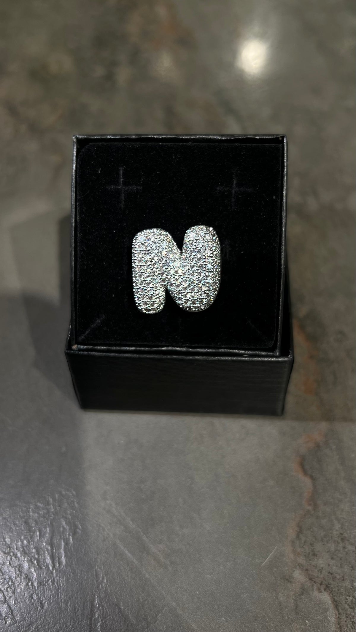 Anello lettera