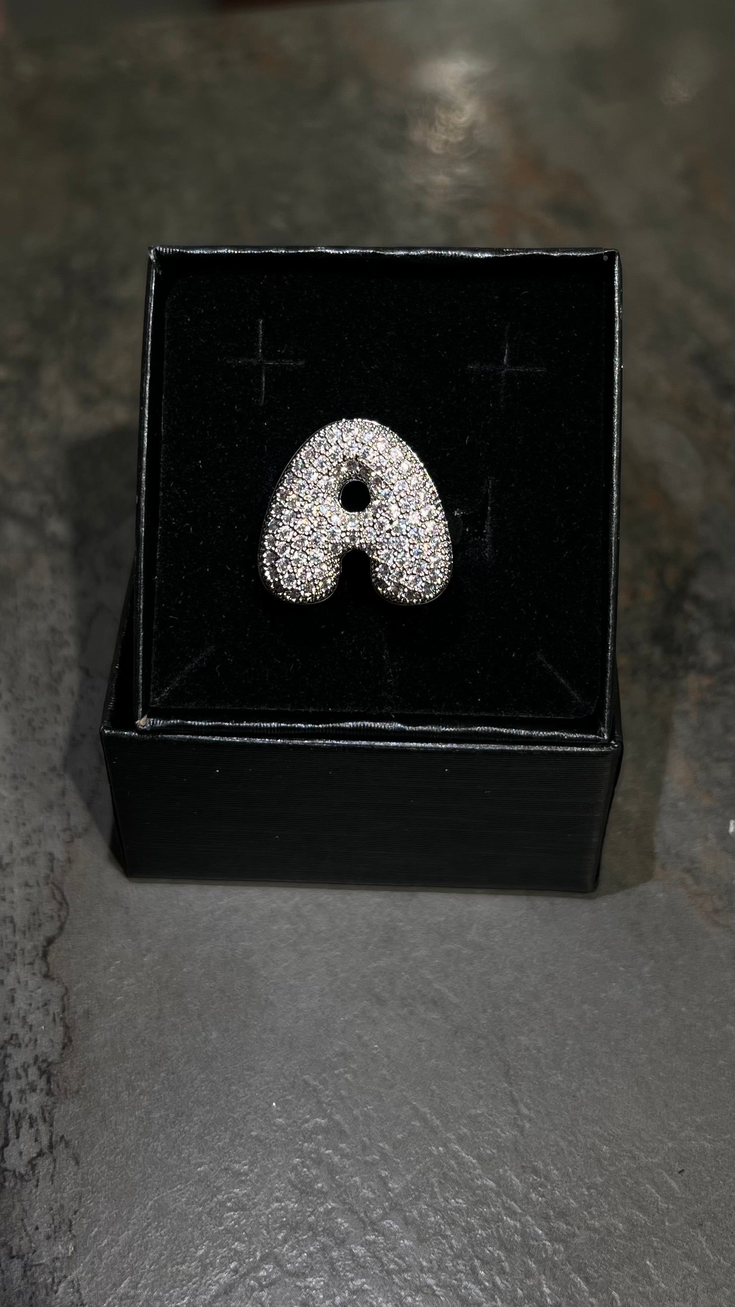 Anello lettera