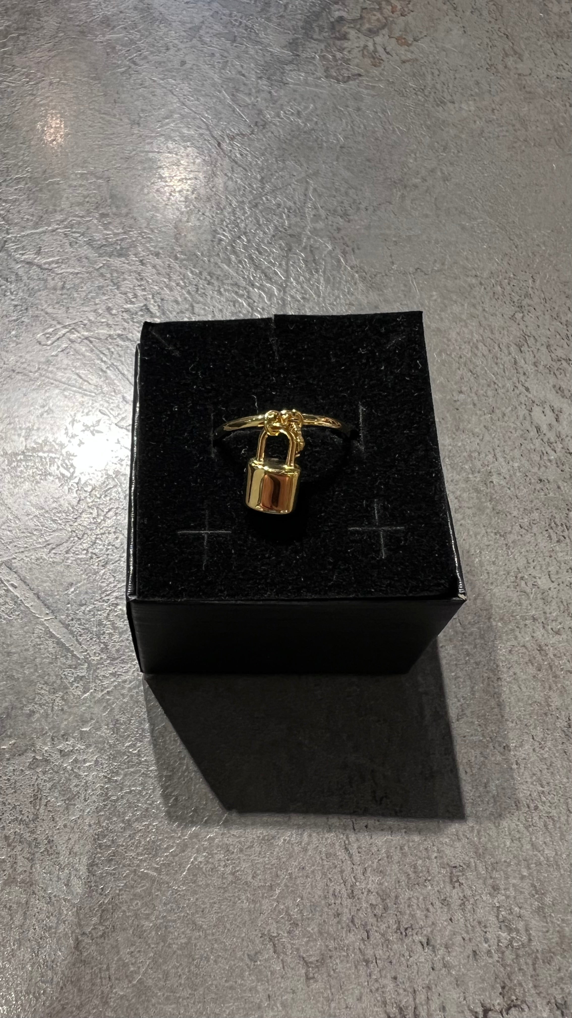 Anello lucchetto