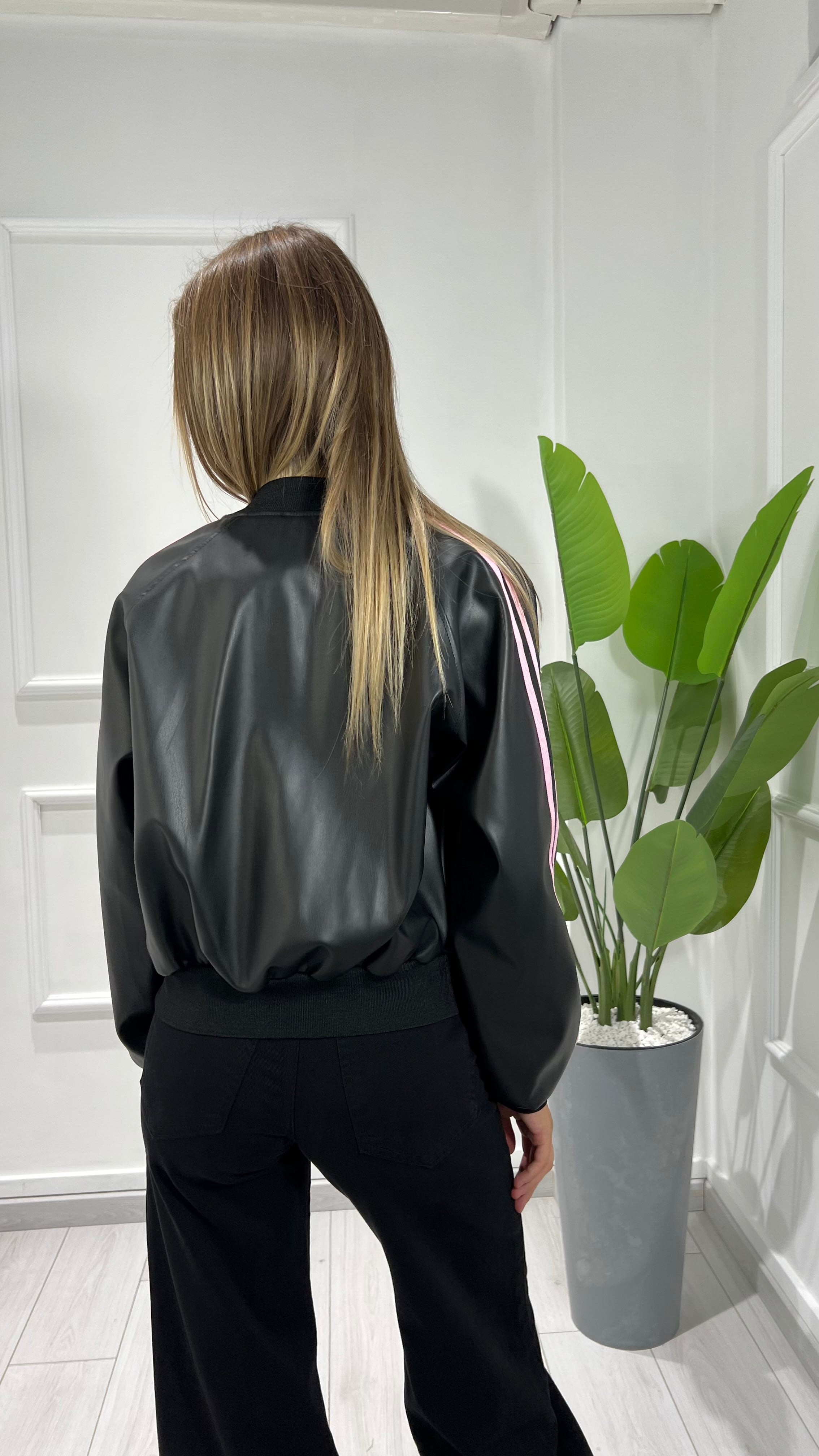 00438 bomber