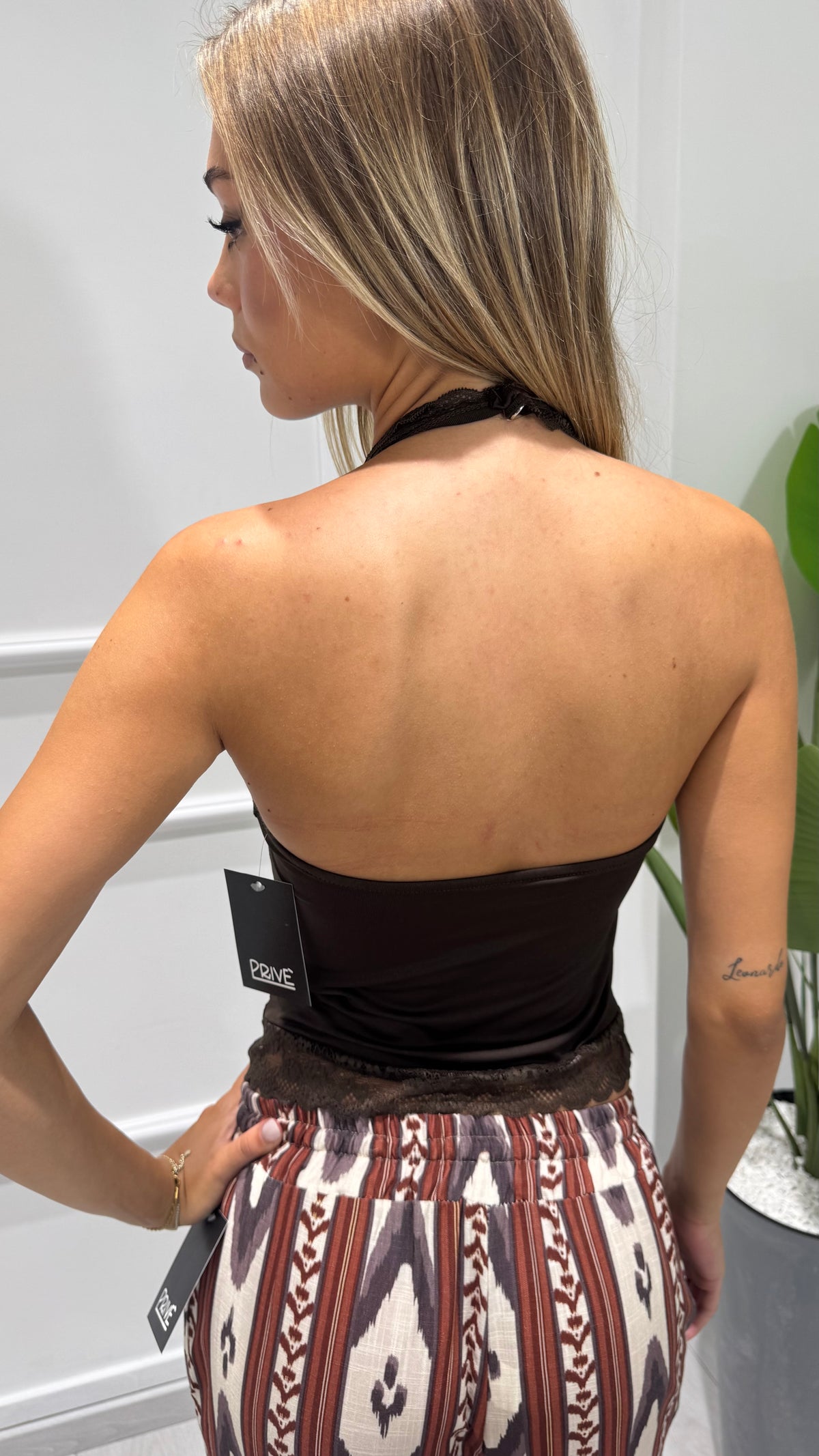 00835 top