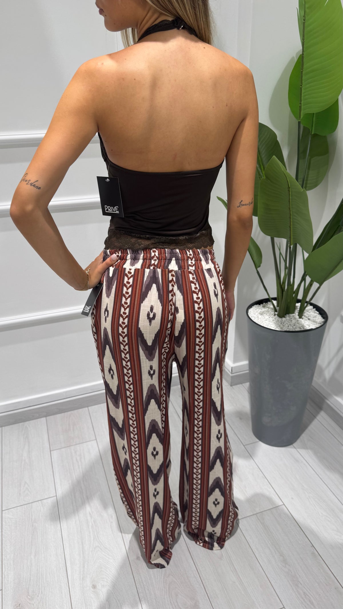 00835 top