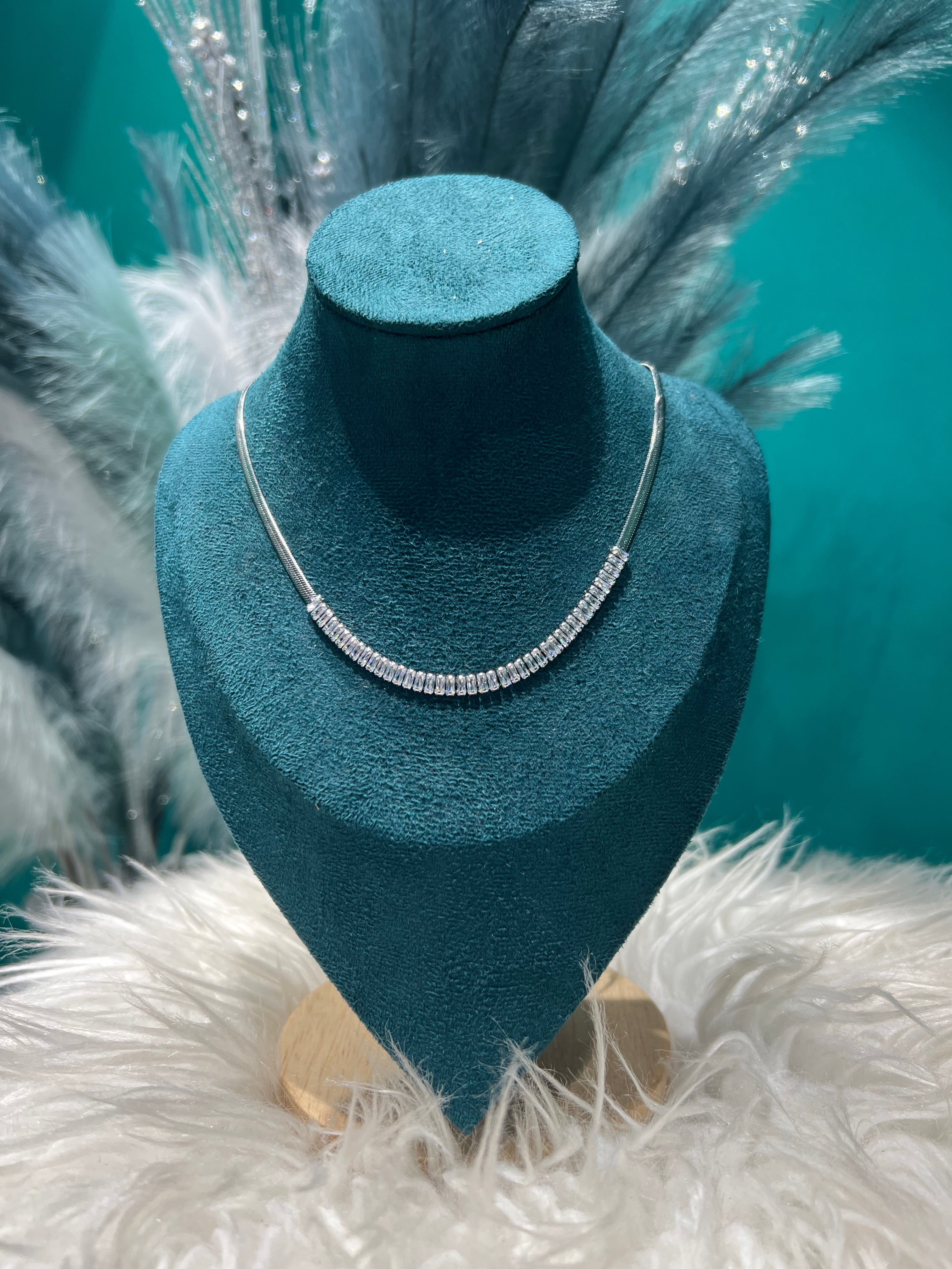00566 collana