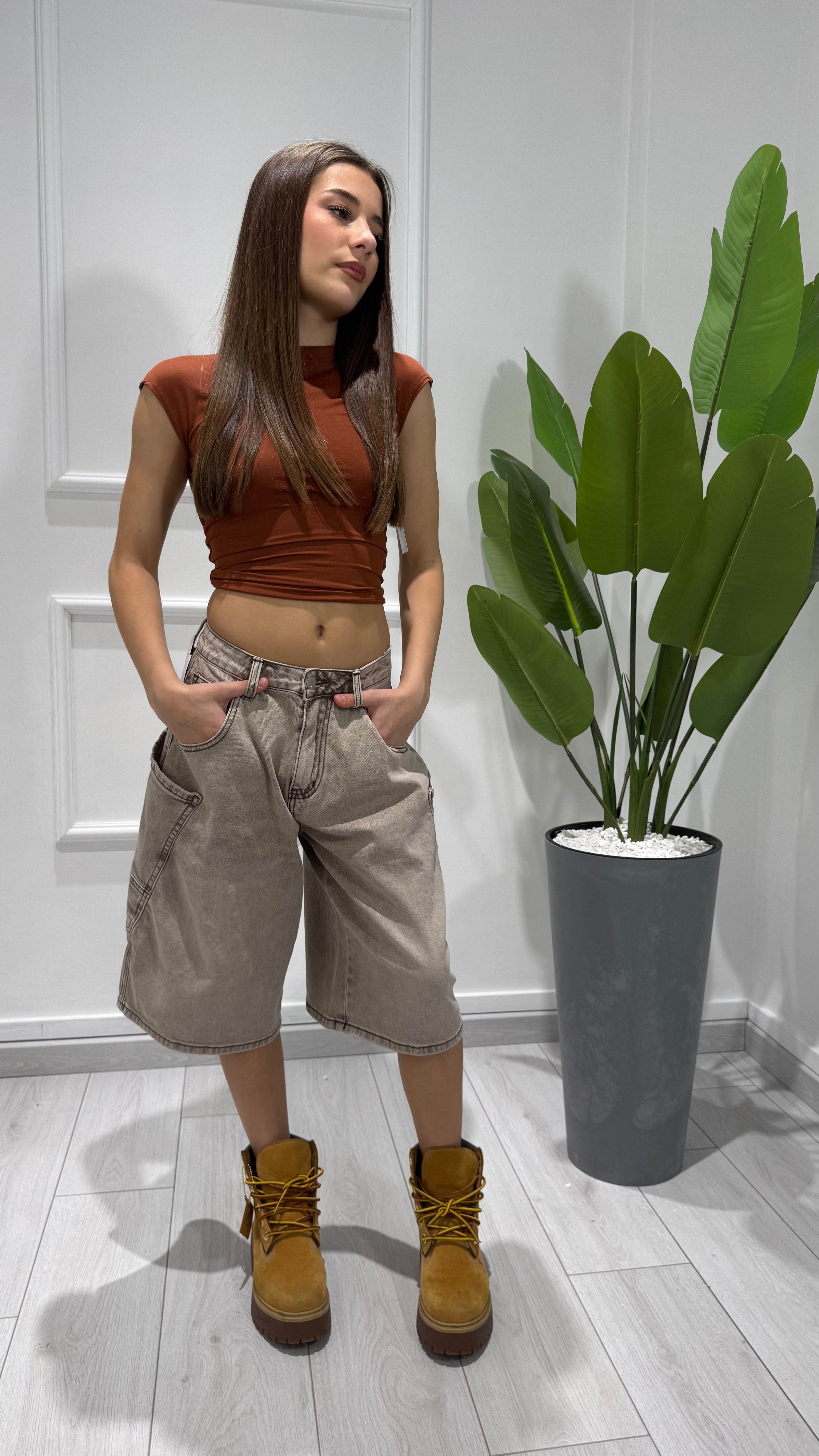 00853 top