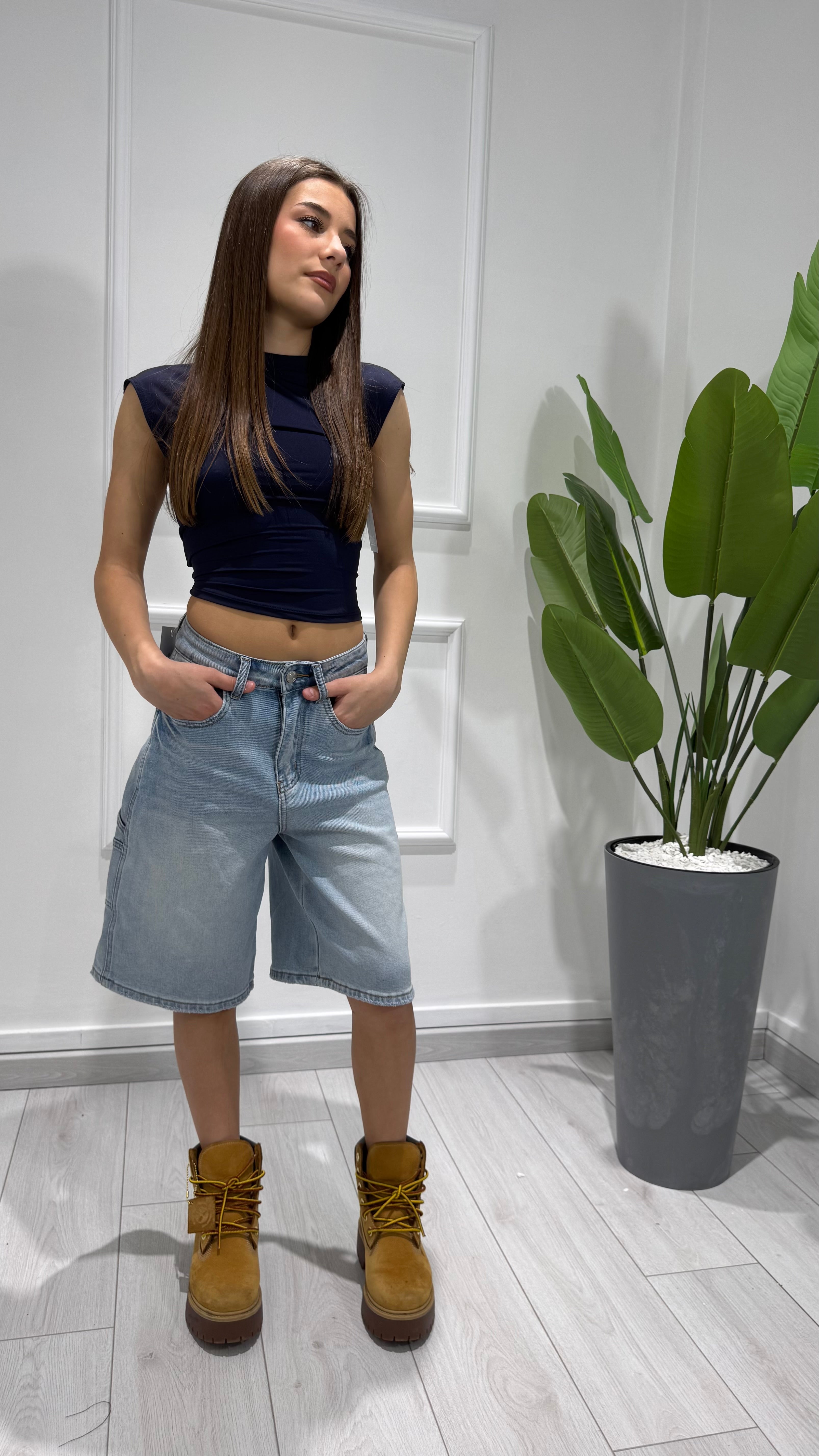 00853 top
