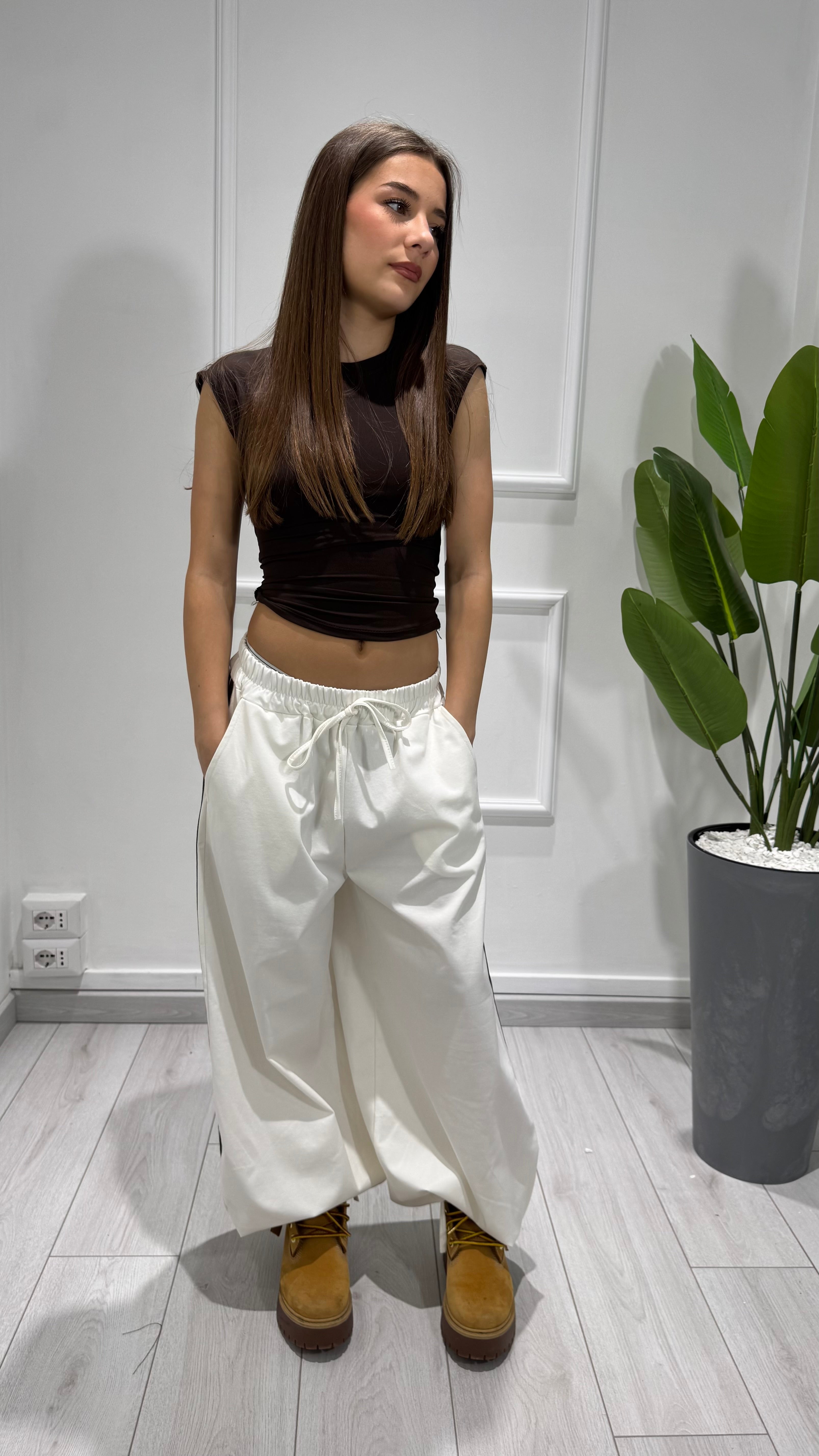00853 top