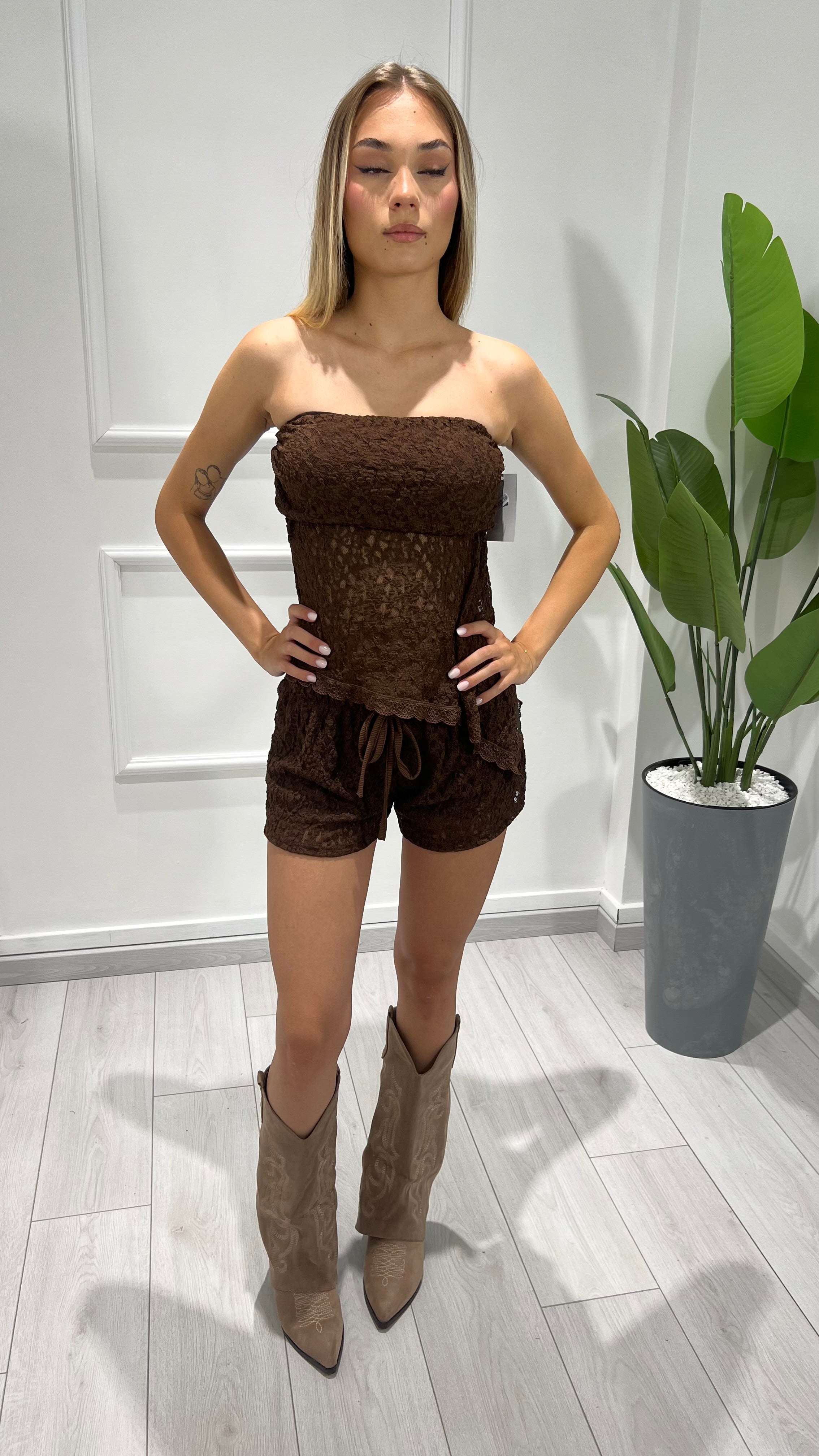 00681 top