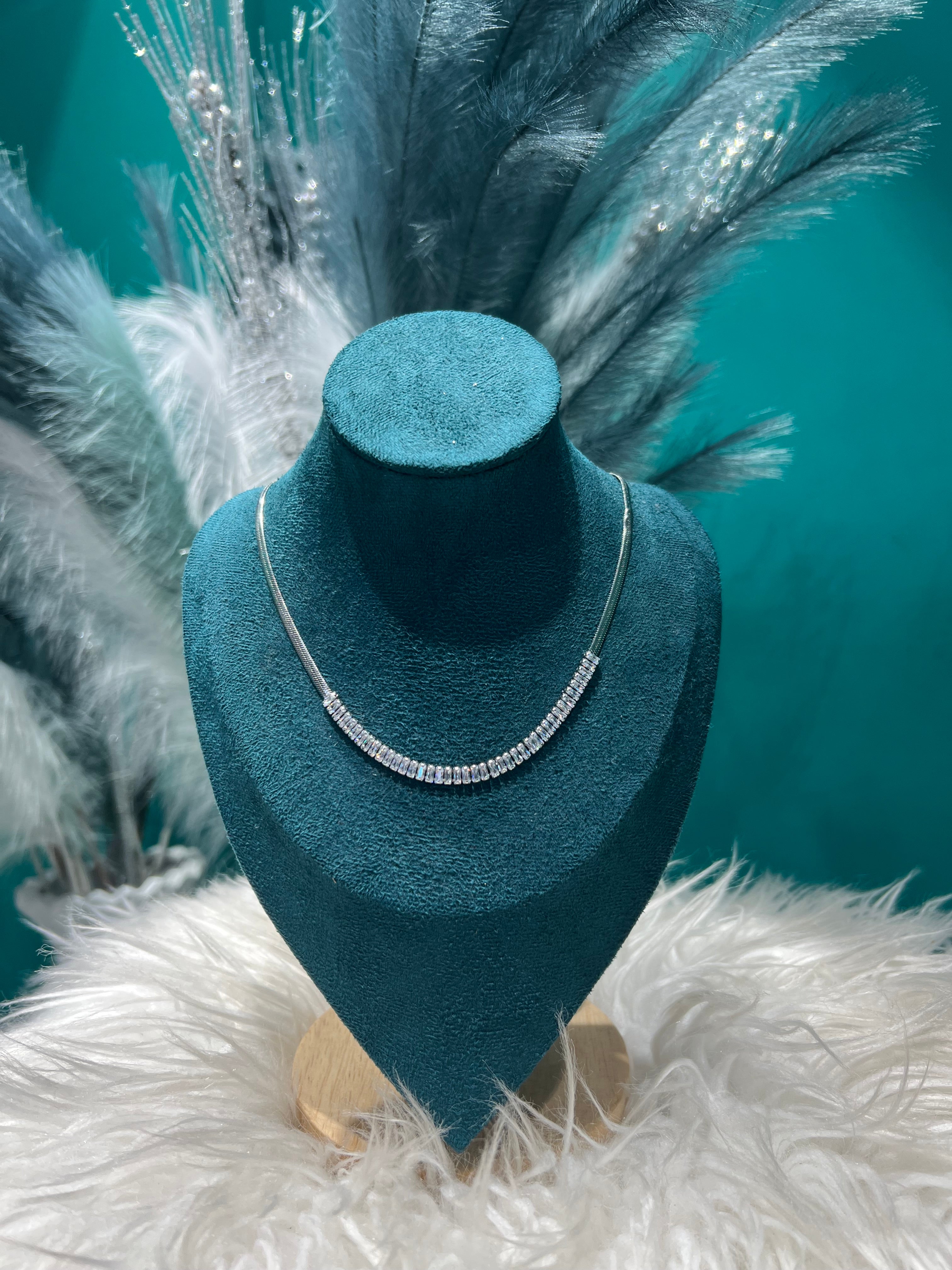 00566 collana