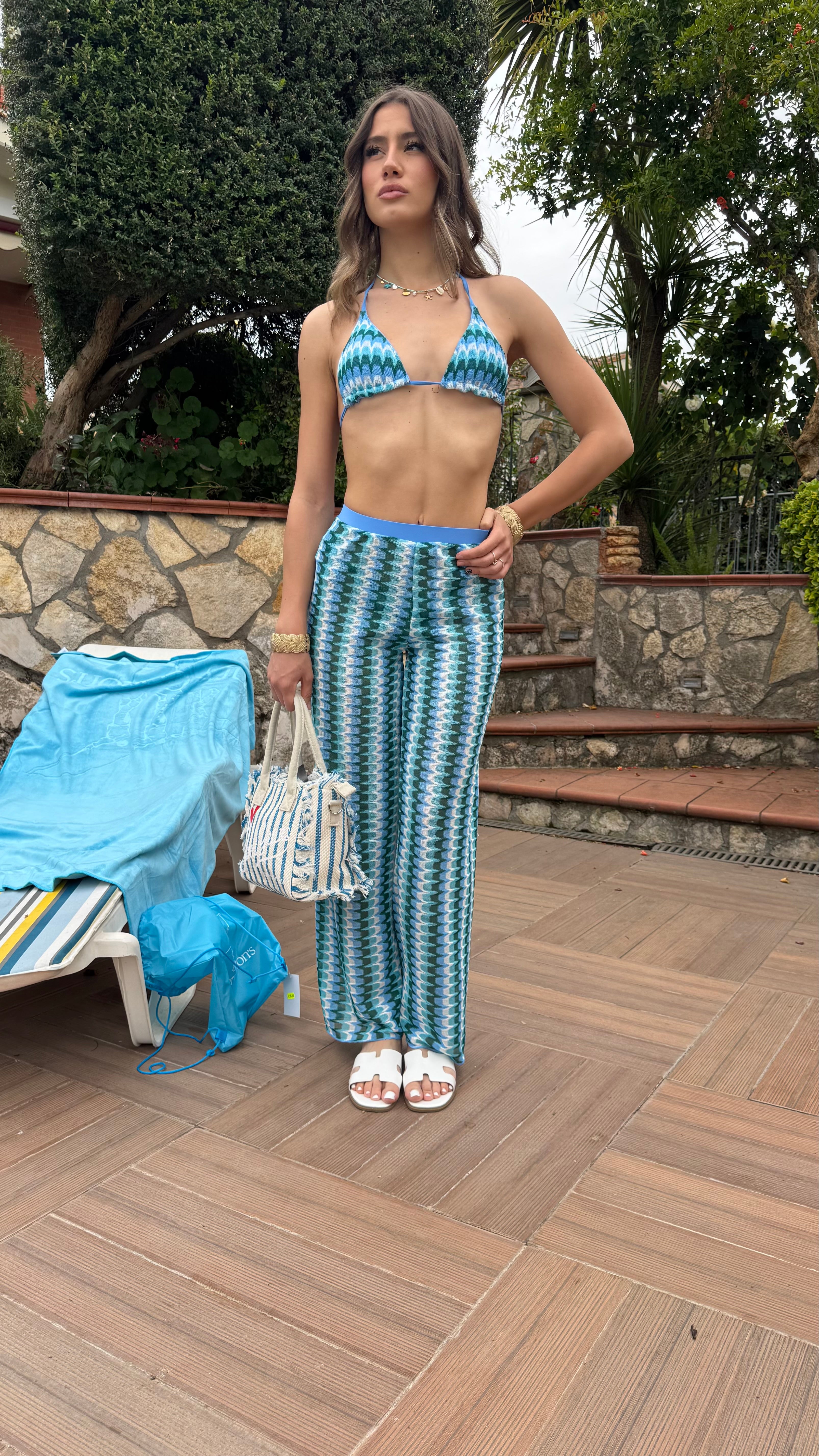 00562 set costume