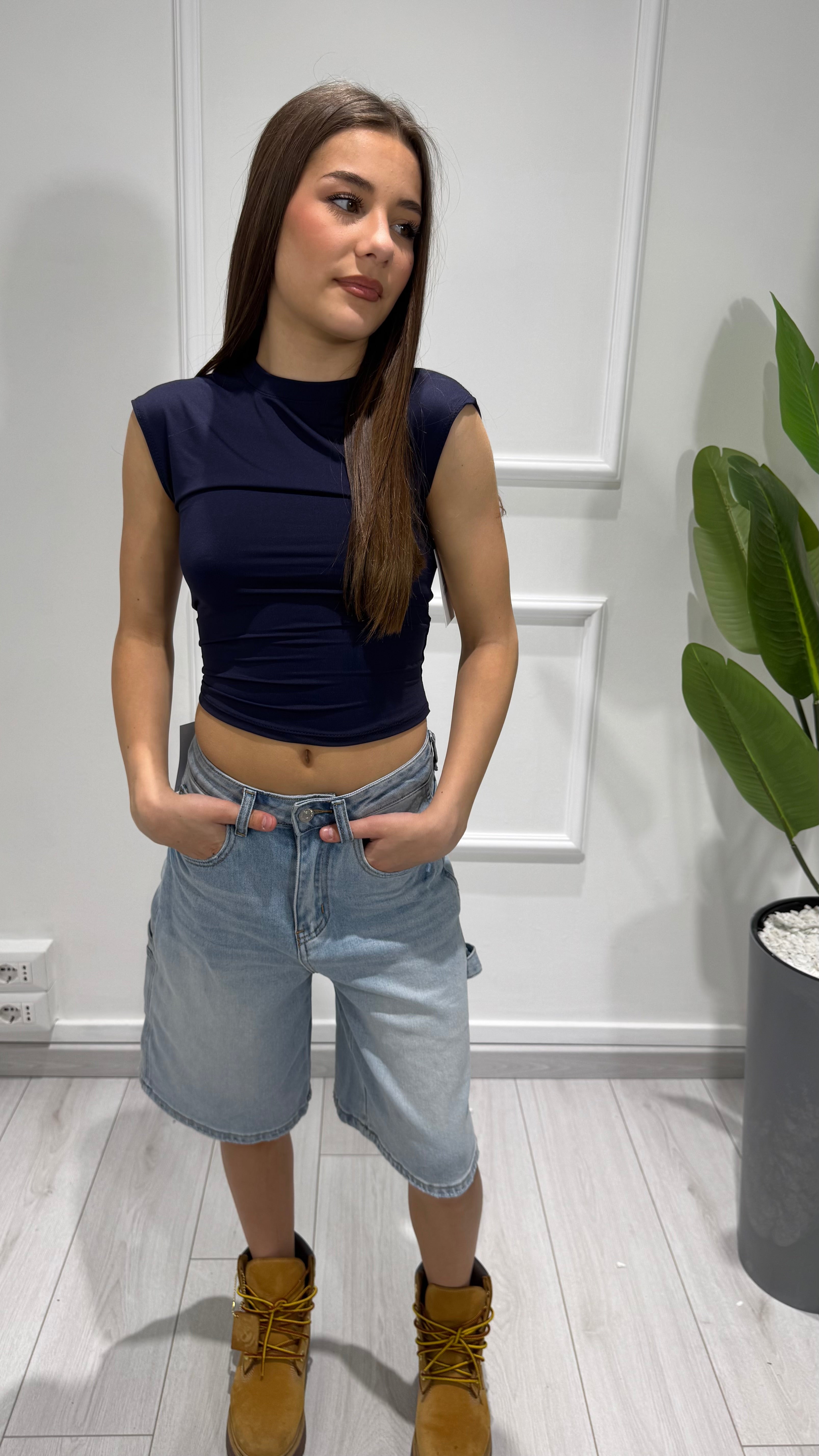 00853 top