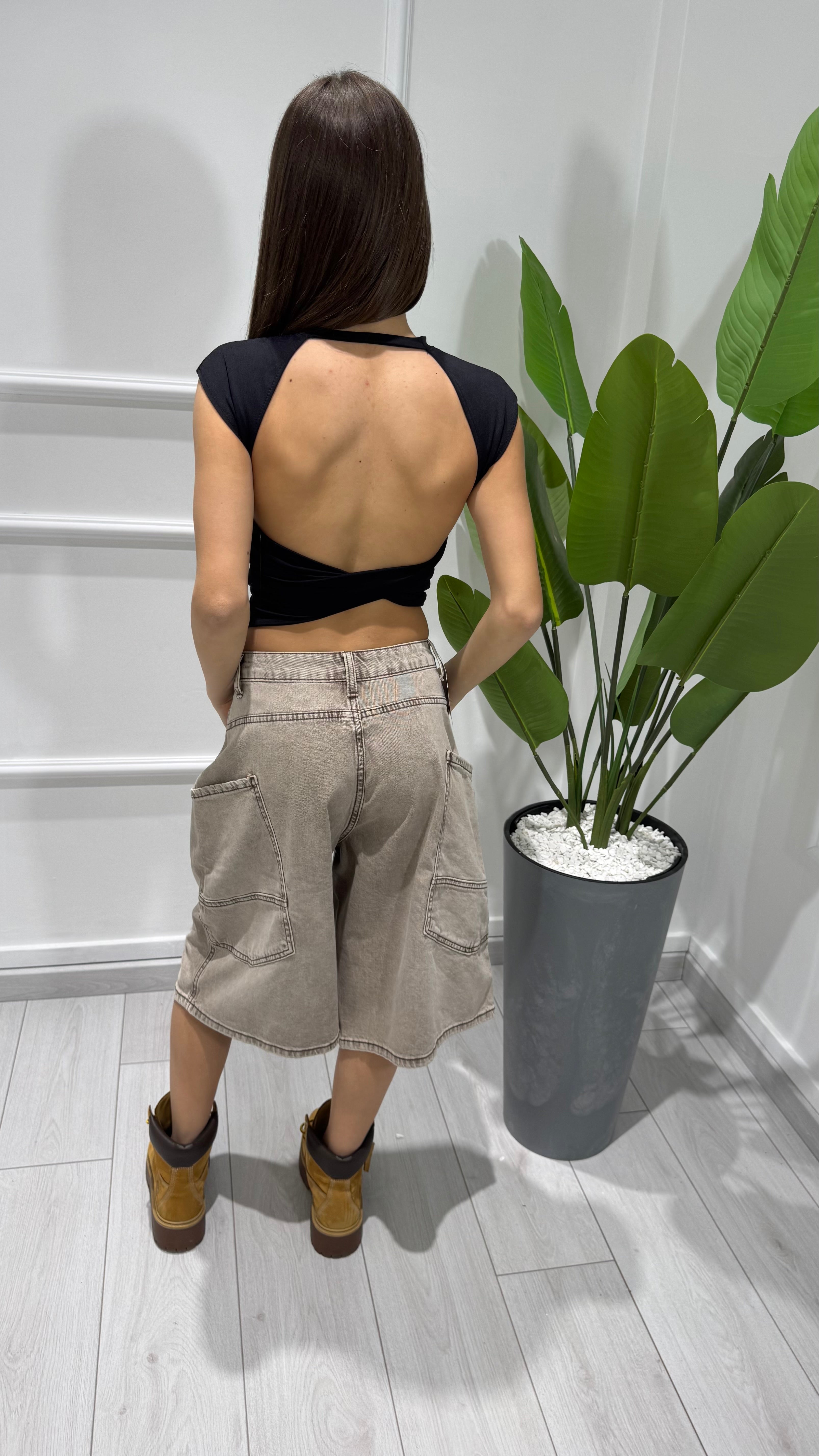 00853 top