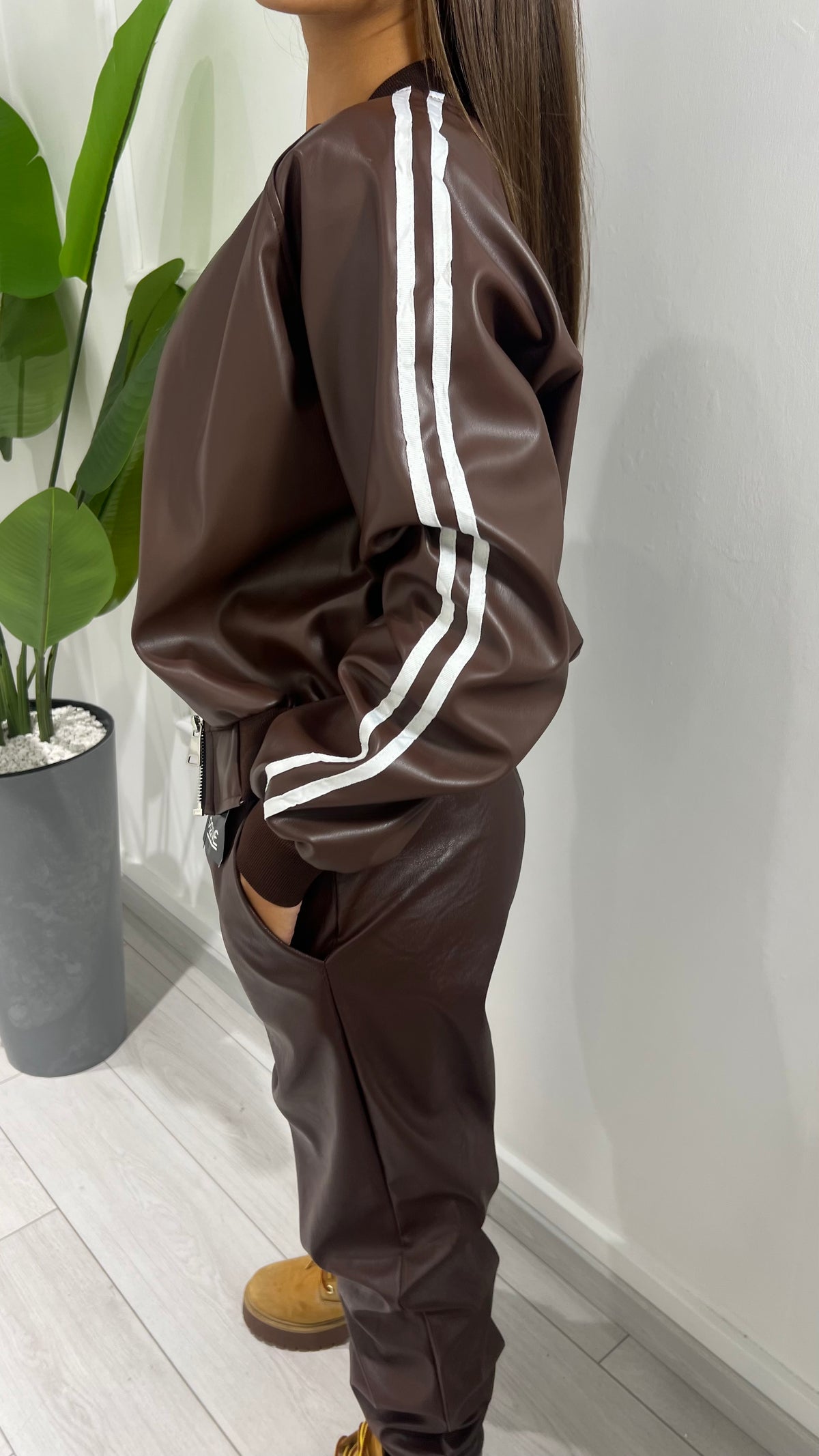 00438 bomber