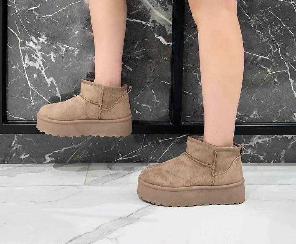 00456 UGG